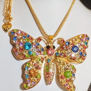 ( NEW)  Betsey Johnson Sparkling Multicolor Rhinestone Butterfly 🦋 Necklace